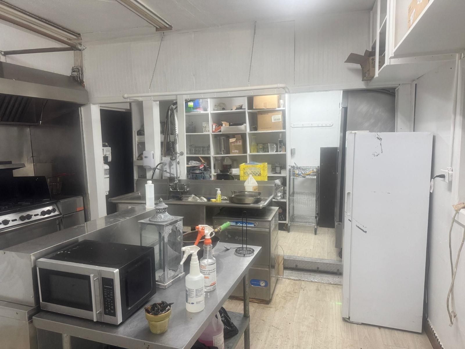 15081 MARINE DRIVE, White Rock