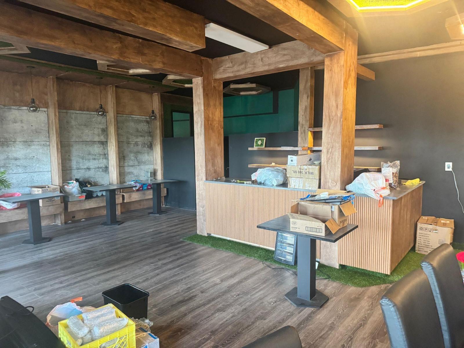 15081 MARINE DRIVE, White Rock