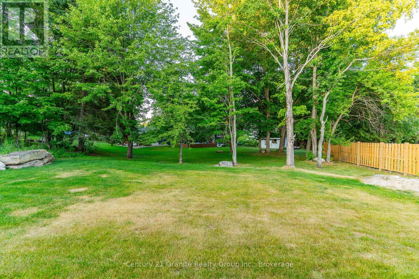 Photo 36 of 7 Marluc Avenue, Minden Hills ON