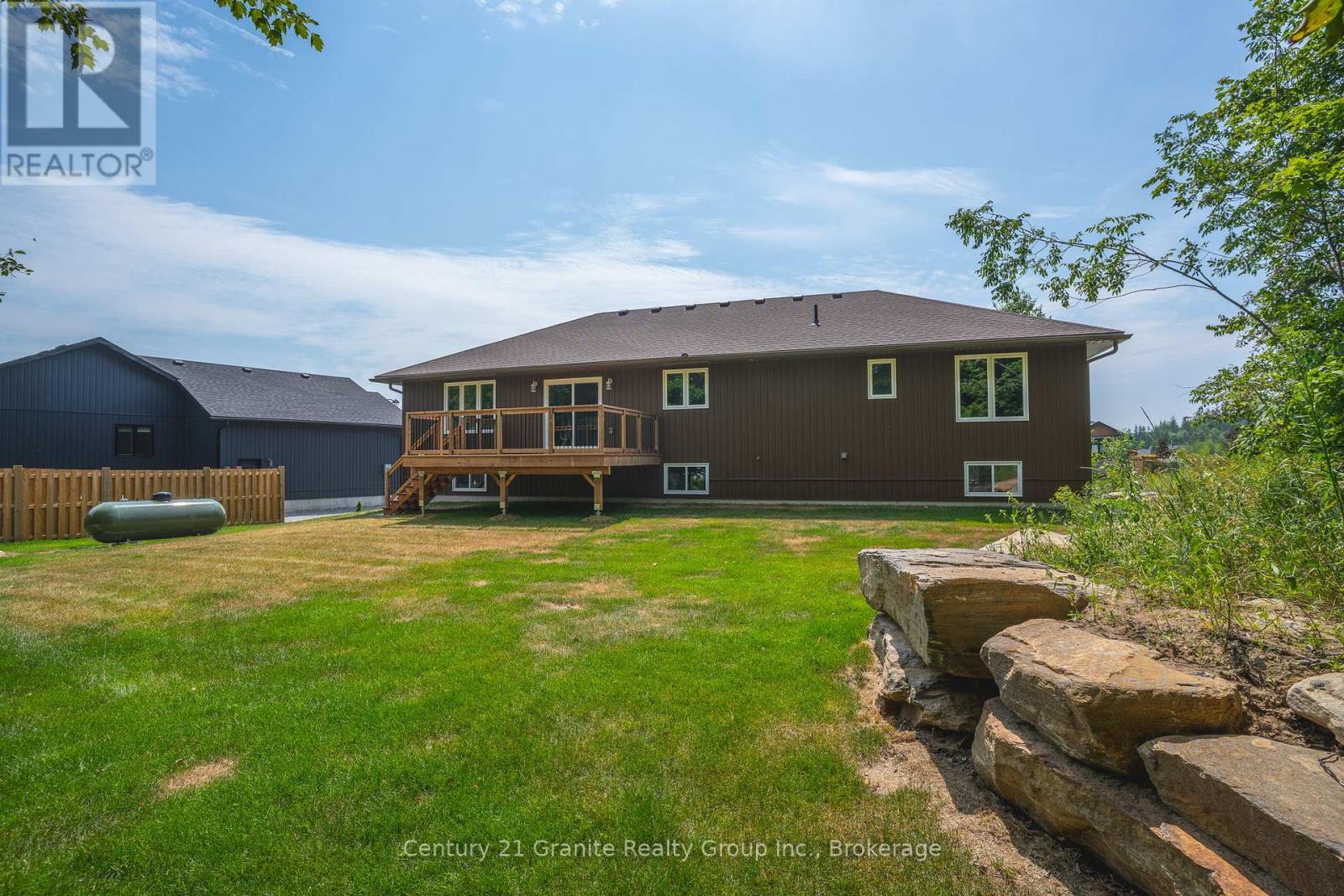 Photo 39 of 7 Marluc Avenue, Minden Hills ON