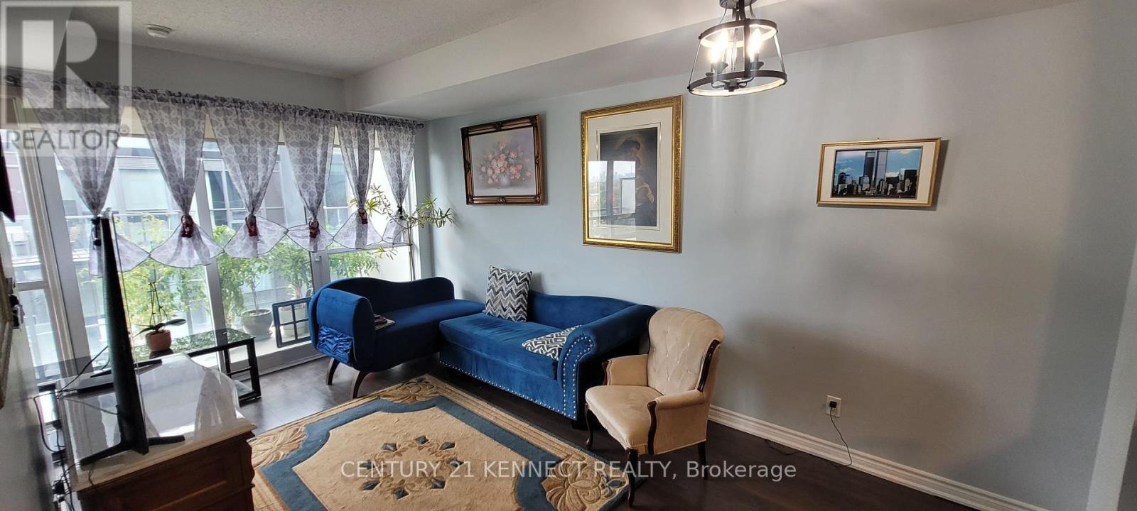 Photo 1 of 1015 15 James Finlay Way, Toronto ON