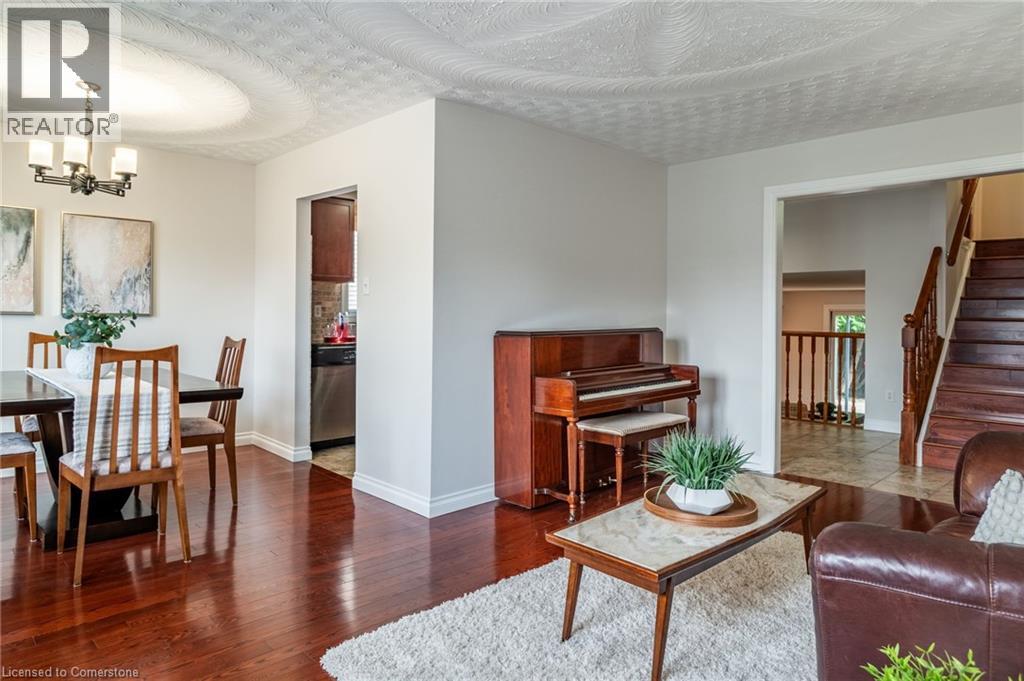 Photo 7 of 150 Solomon Crescent, Hamilton ON
