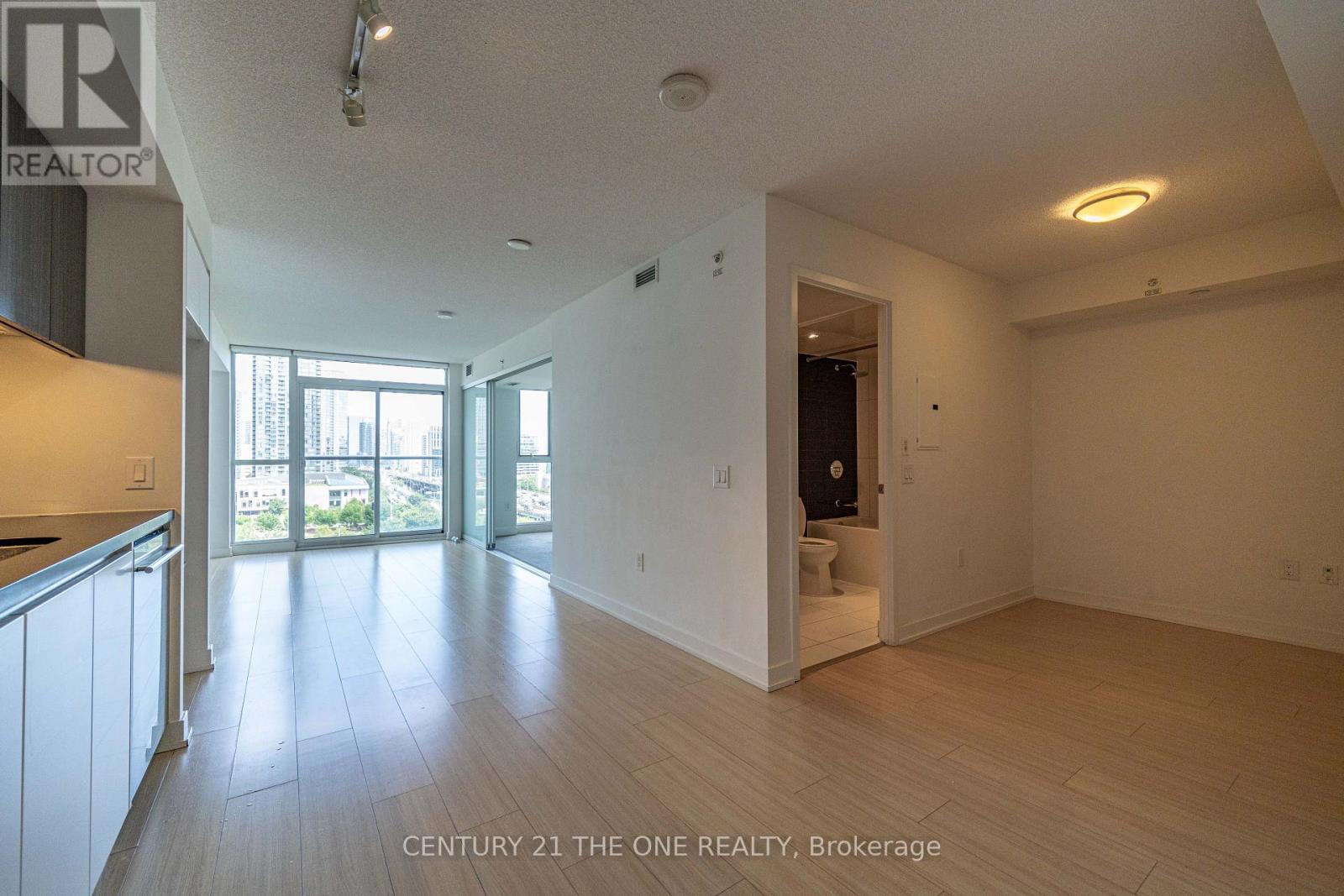 Photo 5 of 1003 75 Queens Wharf Road, Toronto ON