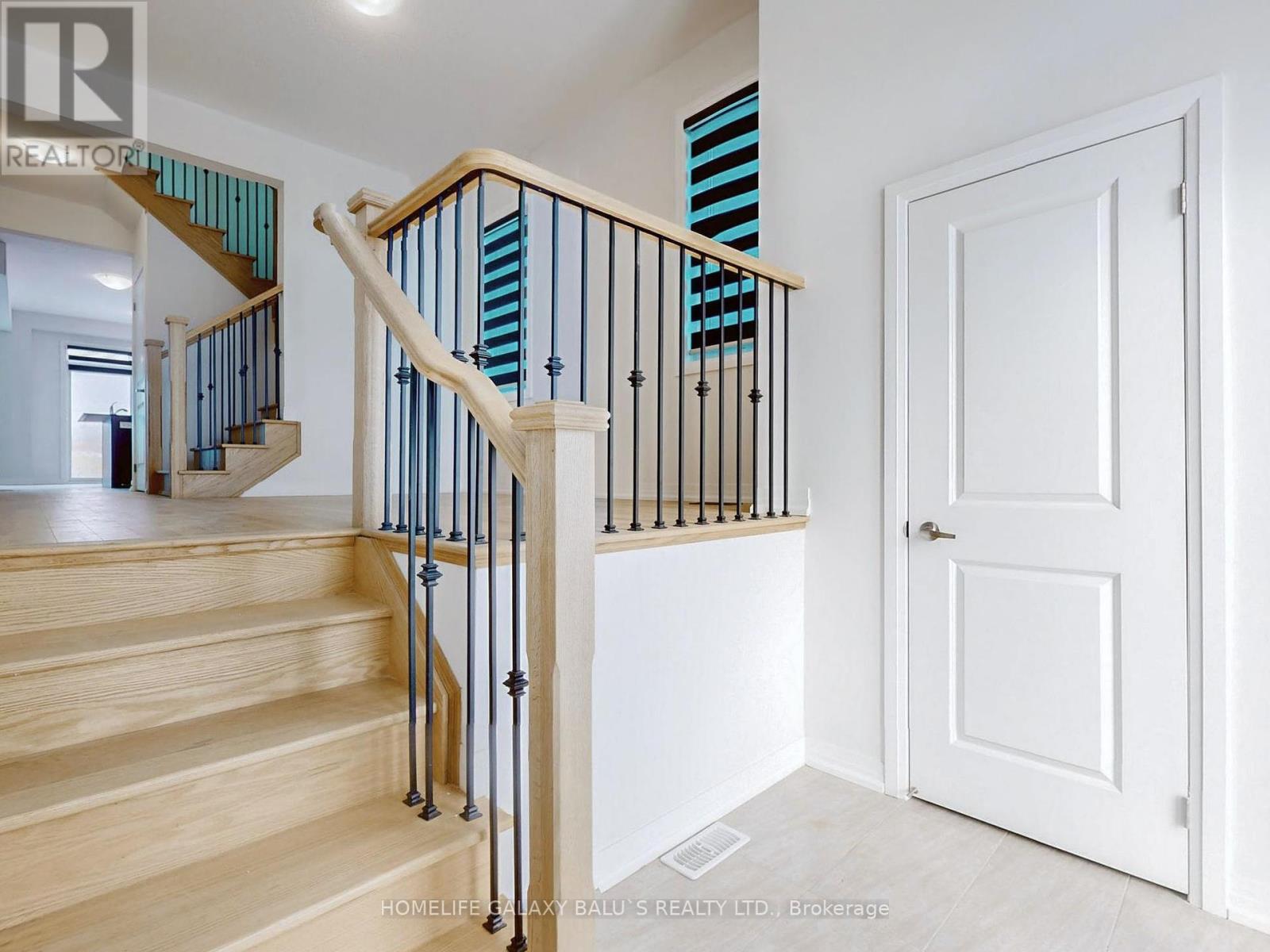 Photo 12 of 1078 Pisces Trail, Pickering ON