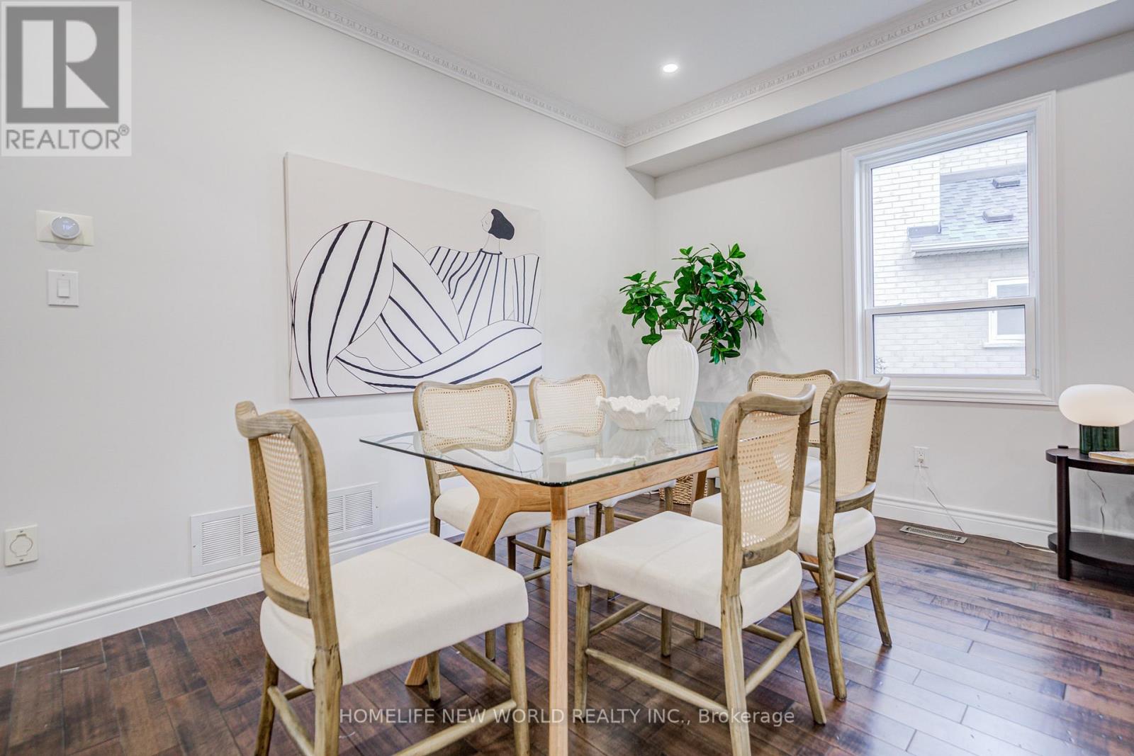 Photo 13 of 178 Alpine Crescent, Richmond Hill ON
