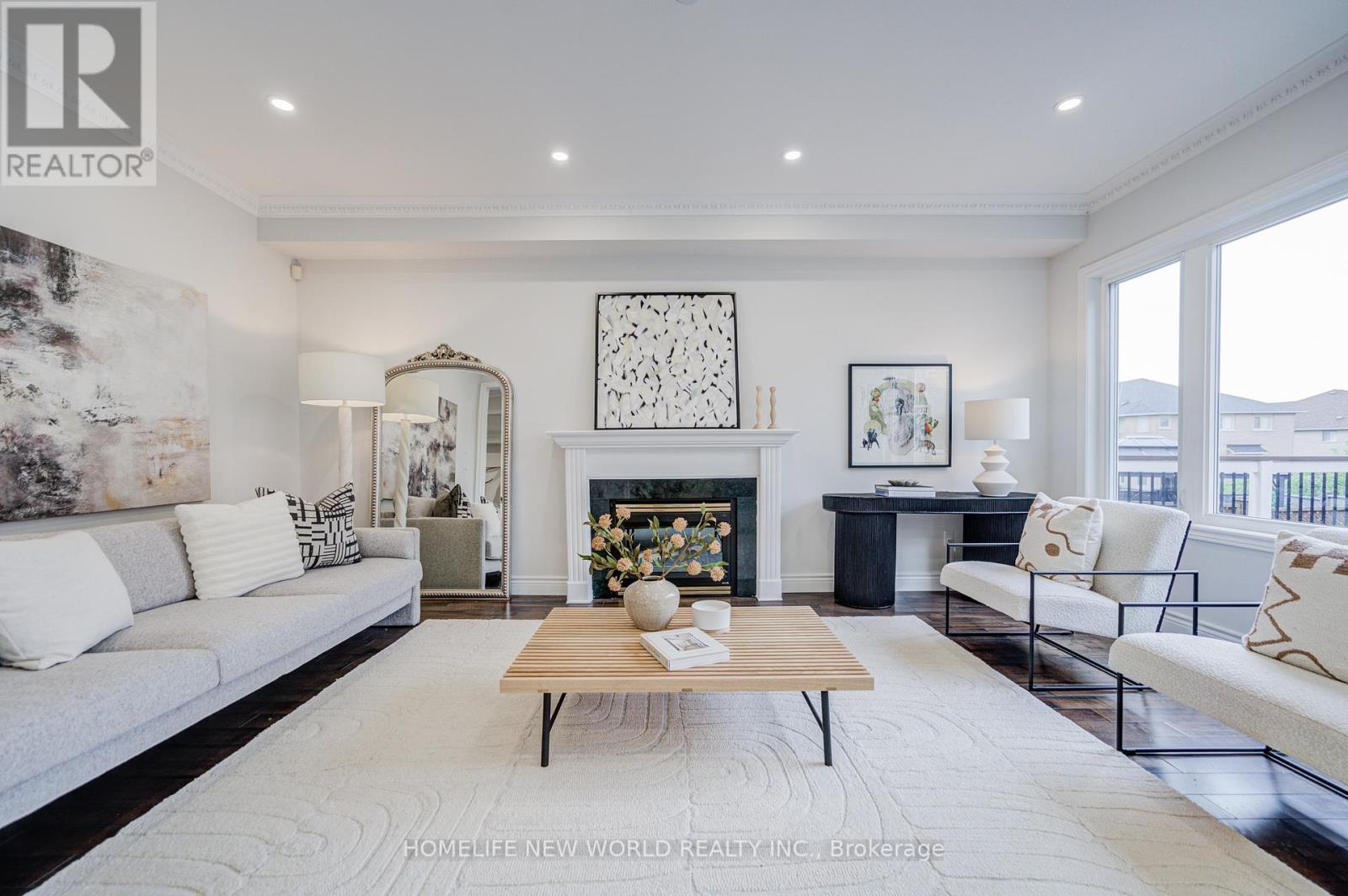Photo 16 of 178 Alpine Crescent, Richmond Hill ON