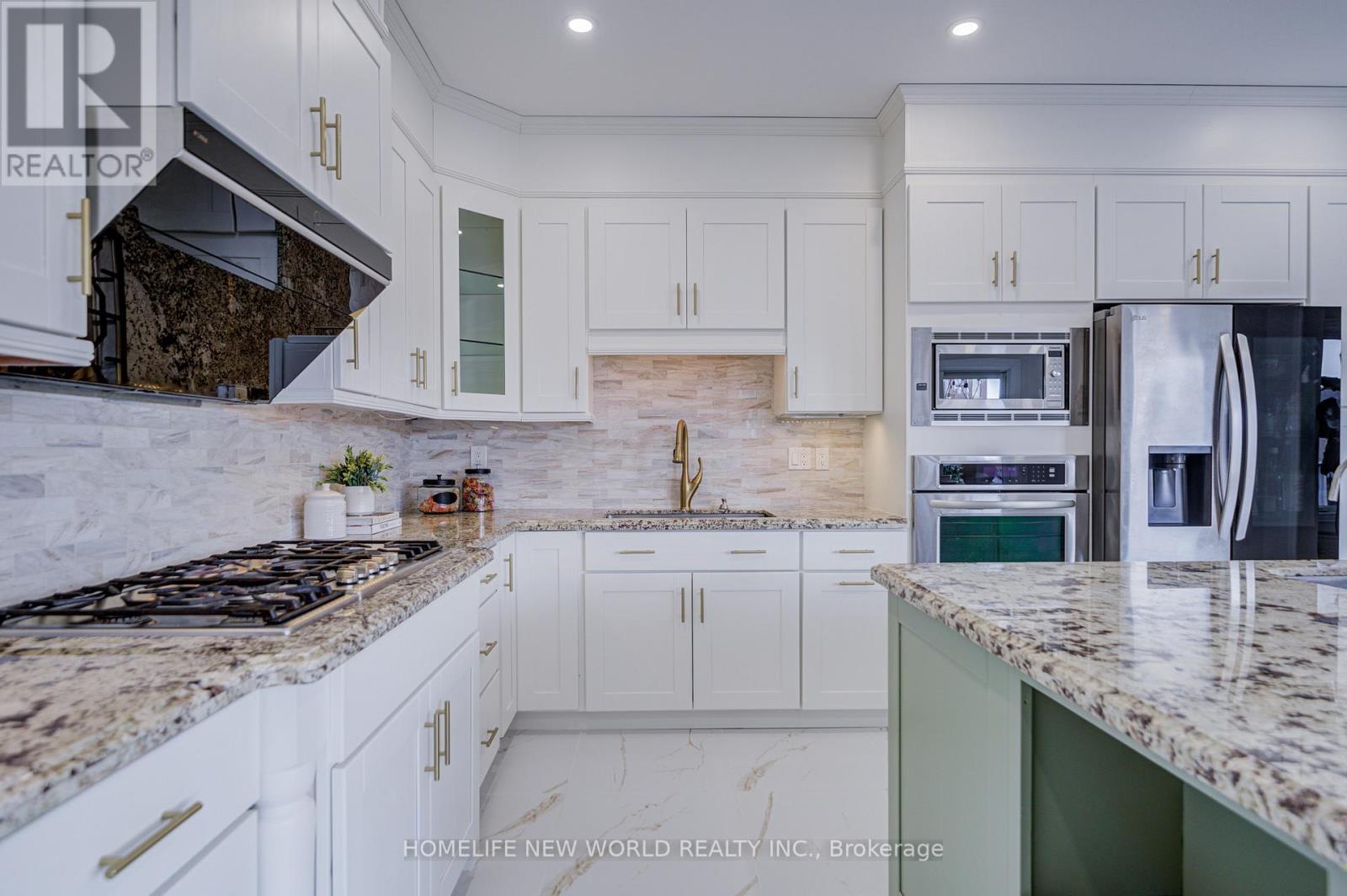 Photo 21 of 178 Alpine Crescent, Richmond Hill ON