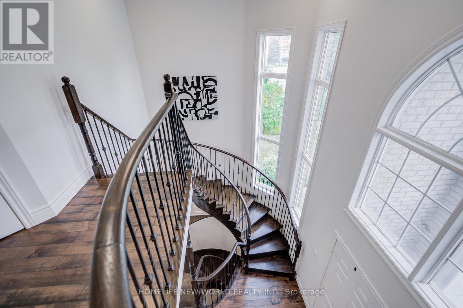 Photo 23 of 178 Alpine Crescent, Richmond Hill ON