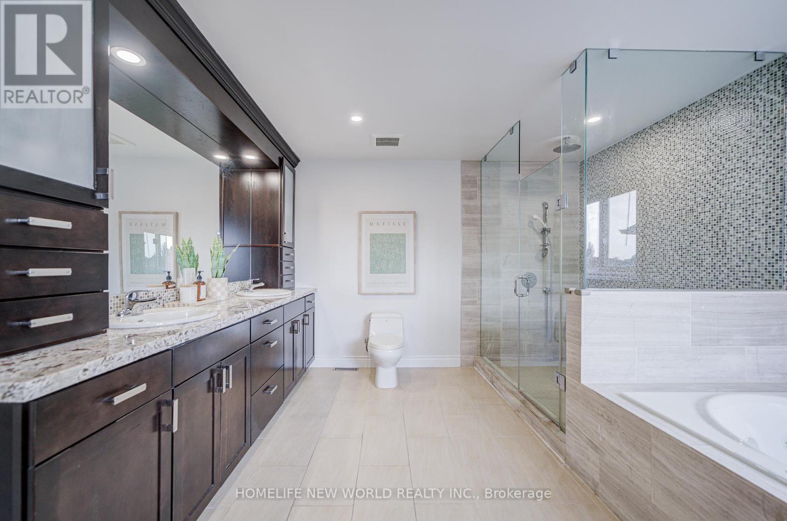 Photo 37 of 178 Alpine Crescent, Richmond Hill ON