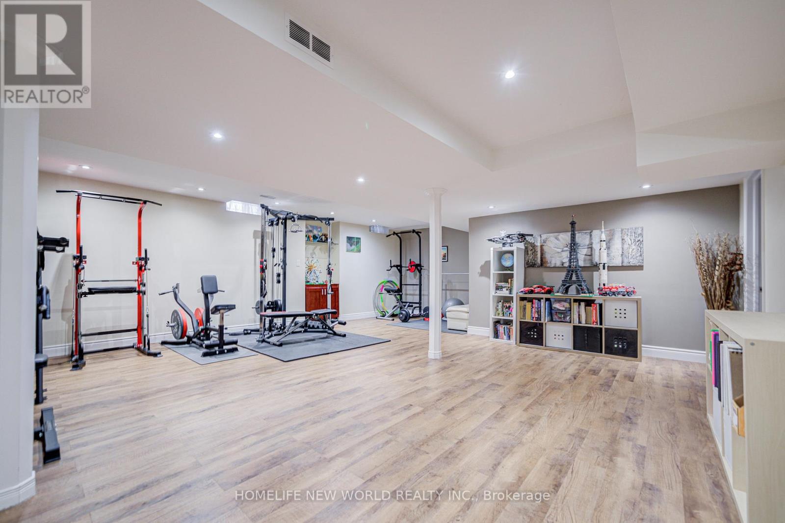 Photo 42 of 178 Alpine Crescent, Richmond Hill ON