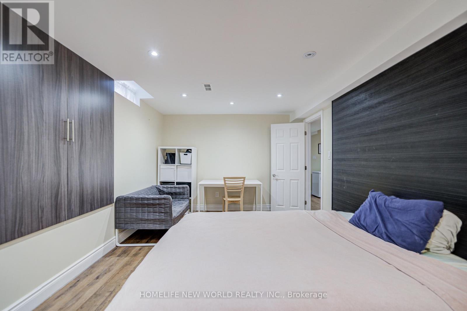 Photo 44 of 178 Alpine Crescent, Richmond Hill ON