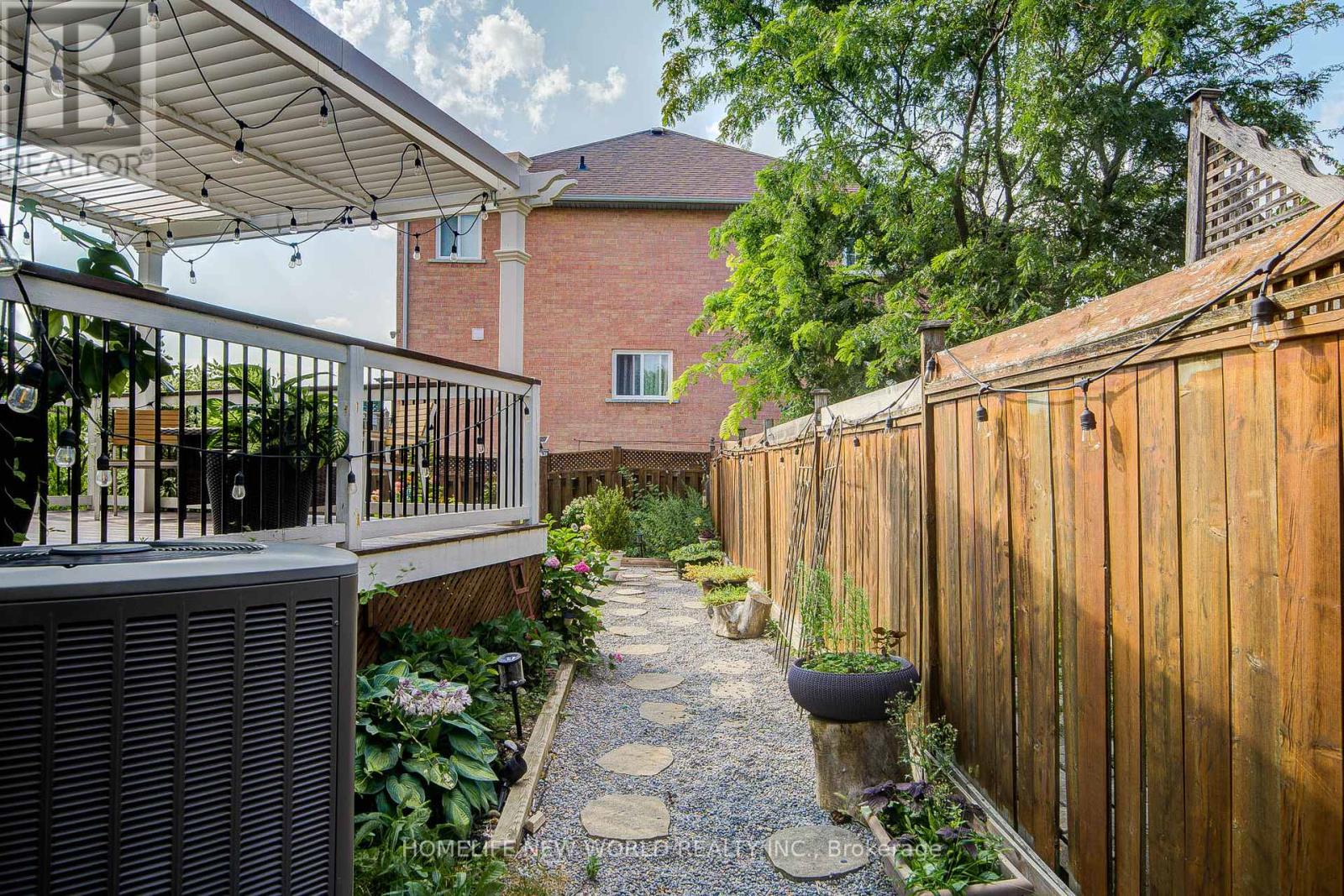 Photo 50 of 178 Alpine Crescent, Richmond Hill ON