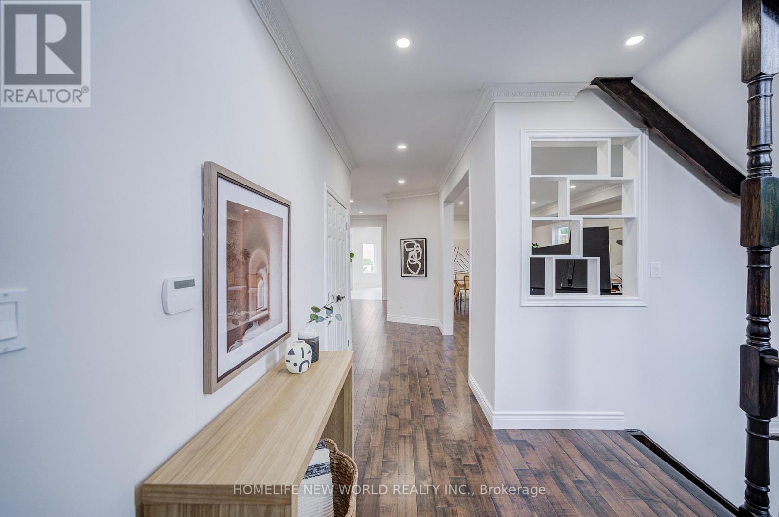 Photo 6 of 178 Alpine Crescent, Richmond Hill ON