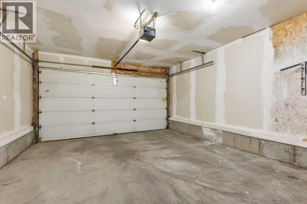 Photo 11 of 4 Marthas Meadow Place Ne, Calgary AB