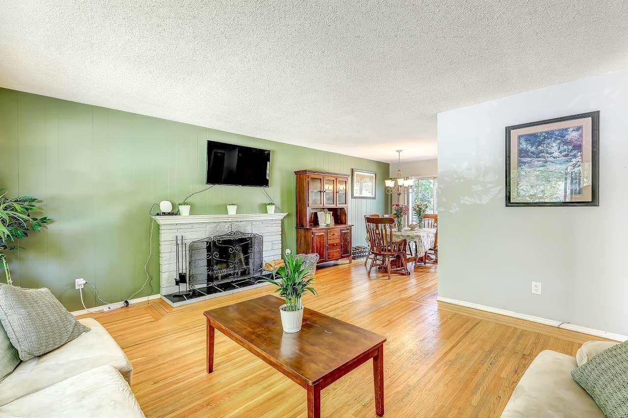 Photo 3 of 11064 Swan Crescent, Surrey BC
