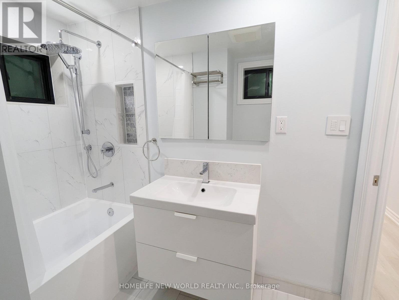 Photo 18 of Lower 90 Oakvale Avenue, Toronto ON