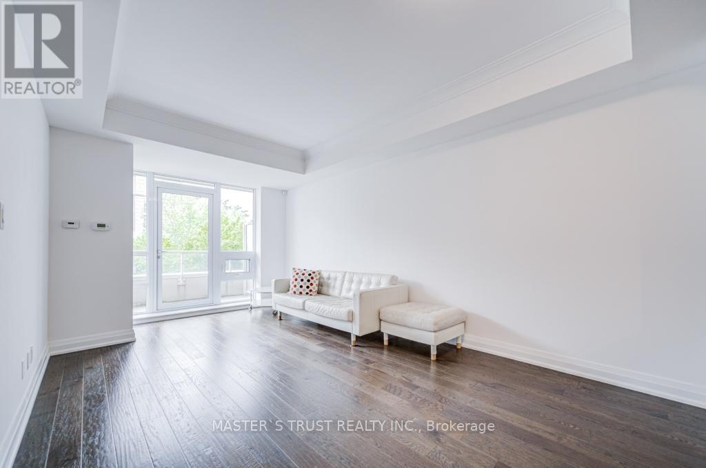 Photo 16 of 307 15 Stollery Pond Crescent, Markham ON