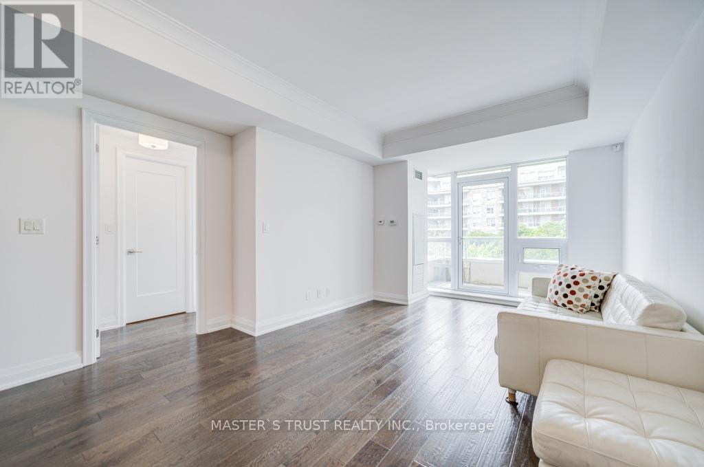 Photo 18 of 307 15 Stollery Pond Crescent, Markham ON