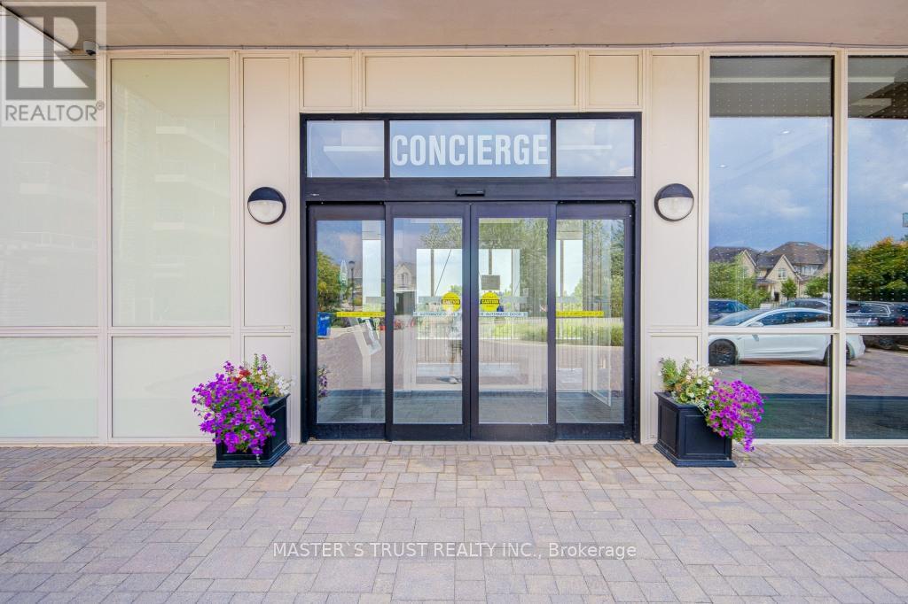 Photo 2 of 307 15 Stollery Pond Crescent, Markham ON