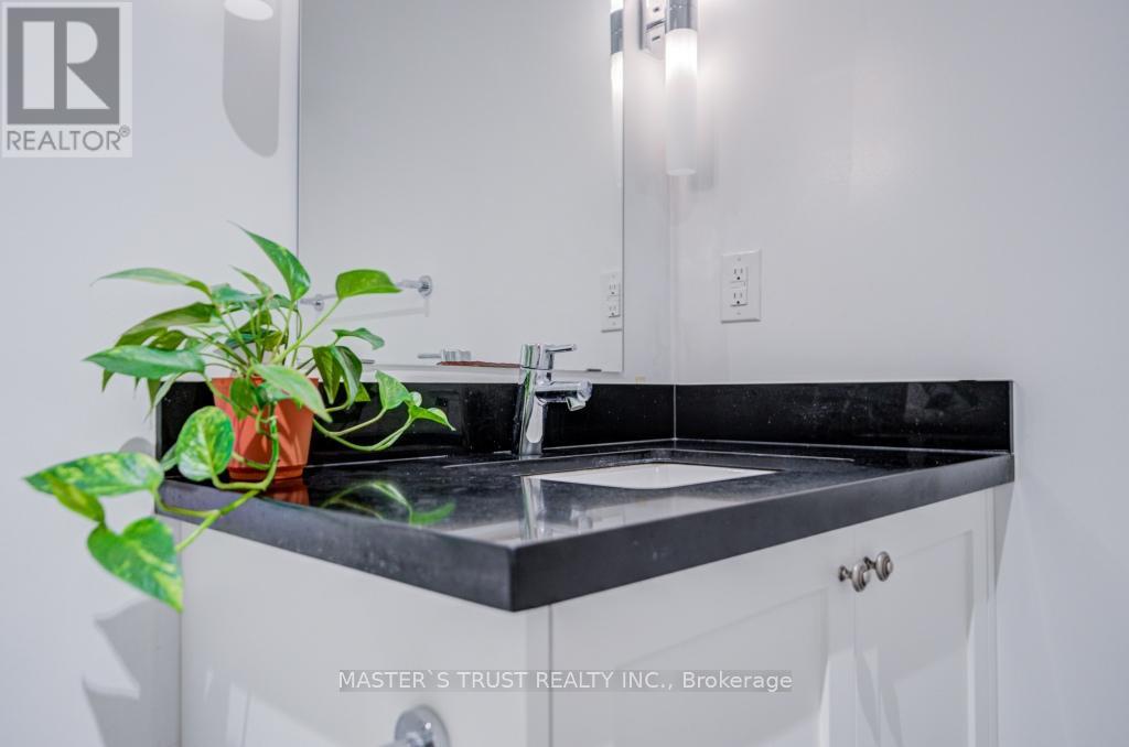 Photo 27 of 307 15 Stollery Pond Crescent, Markham ON