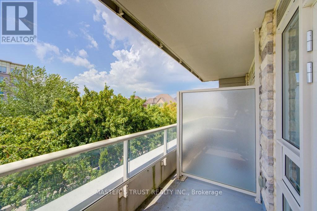 Photo 31 of 307 15 Stollery Pond Crescent, Markham ON