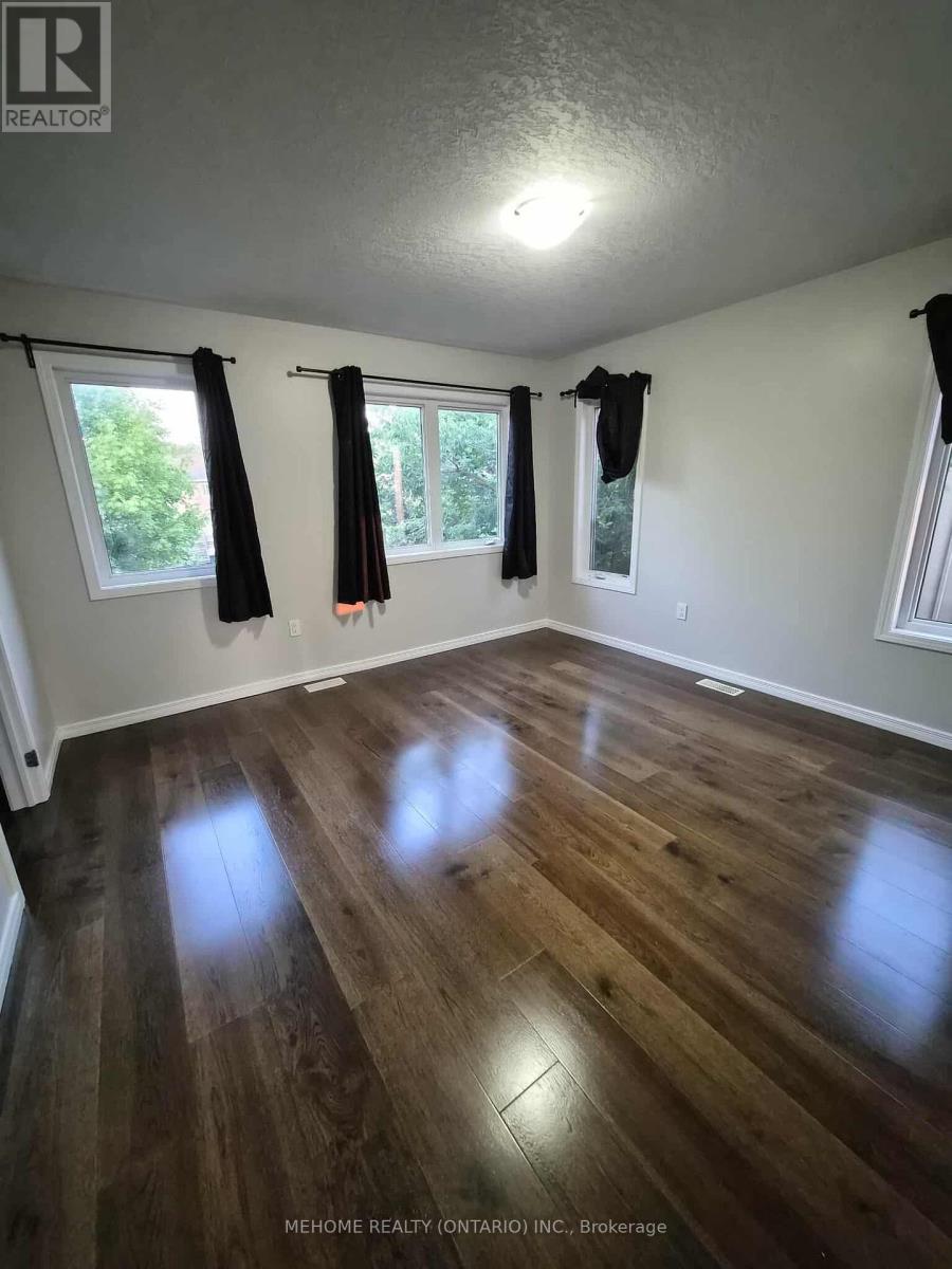 Photo 16 of 24 75 Prince William Way E, Barrie ON