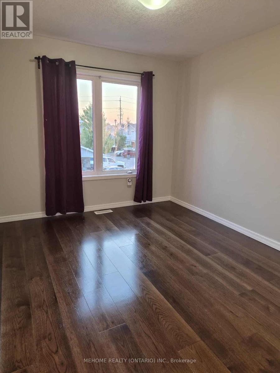 Photo 1 of 24 75 Prince William Way E, Barrie ON