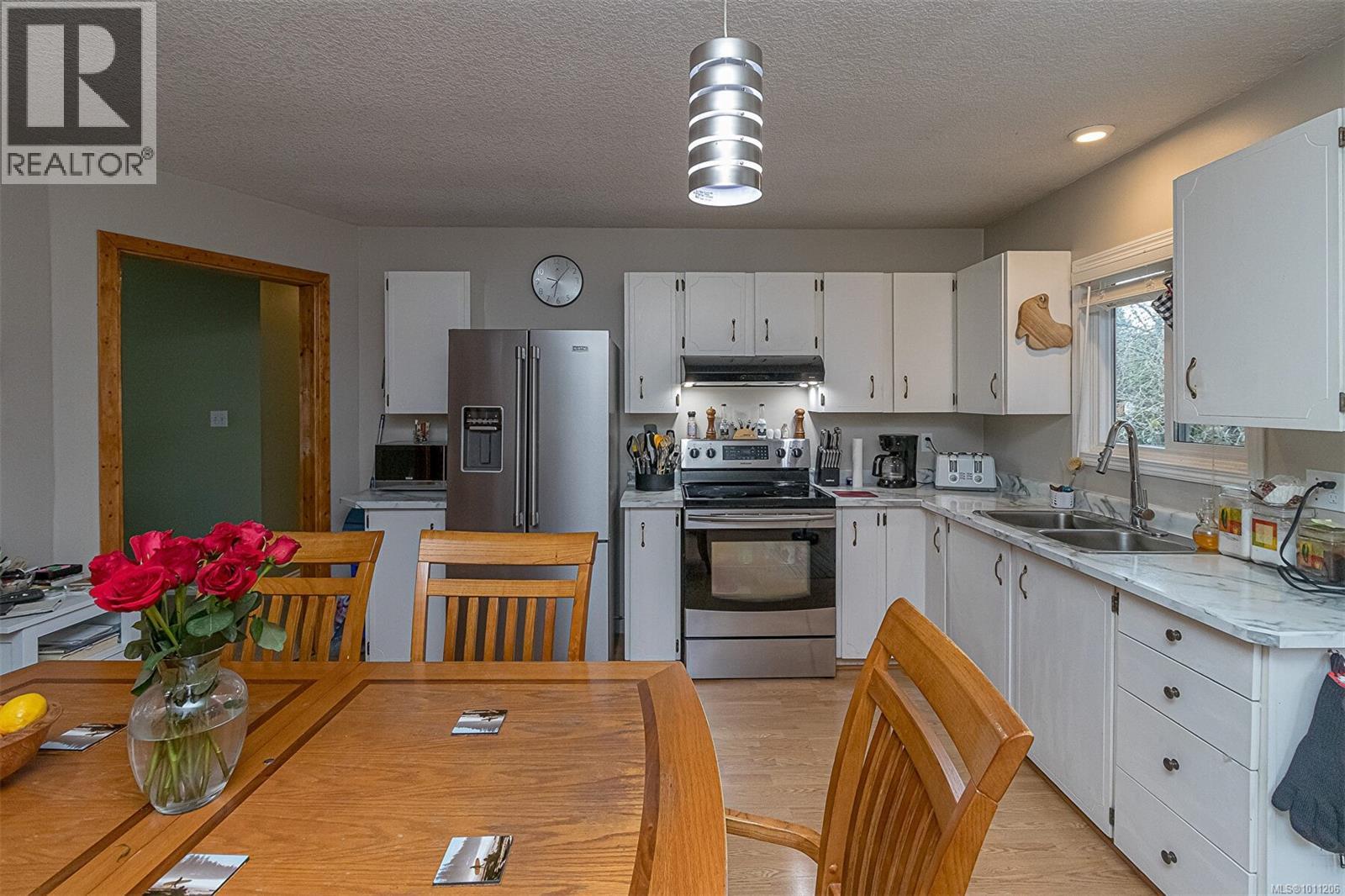 Photo 12 of 1135 Mcdonald Cres, Nanaimo BC