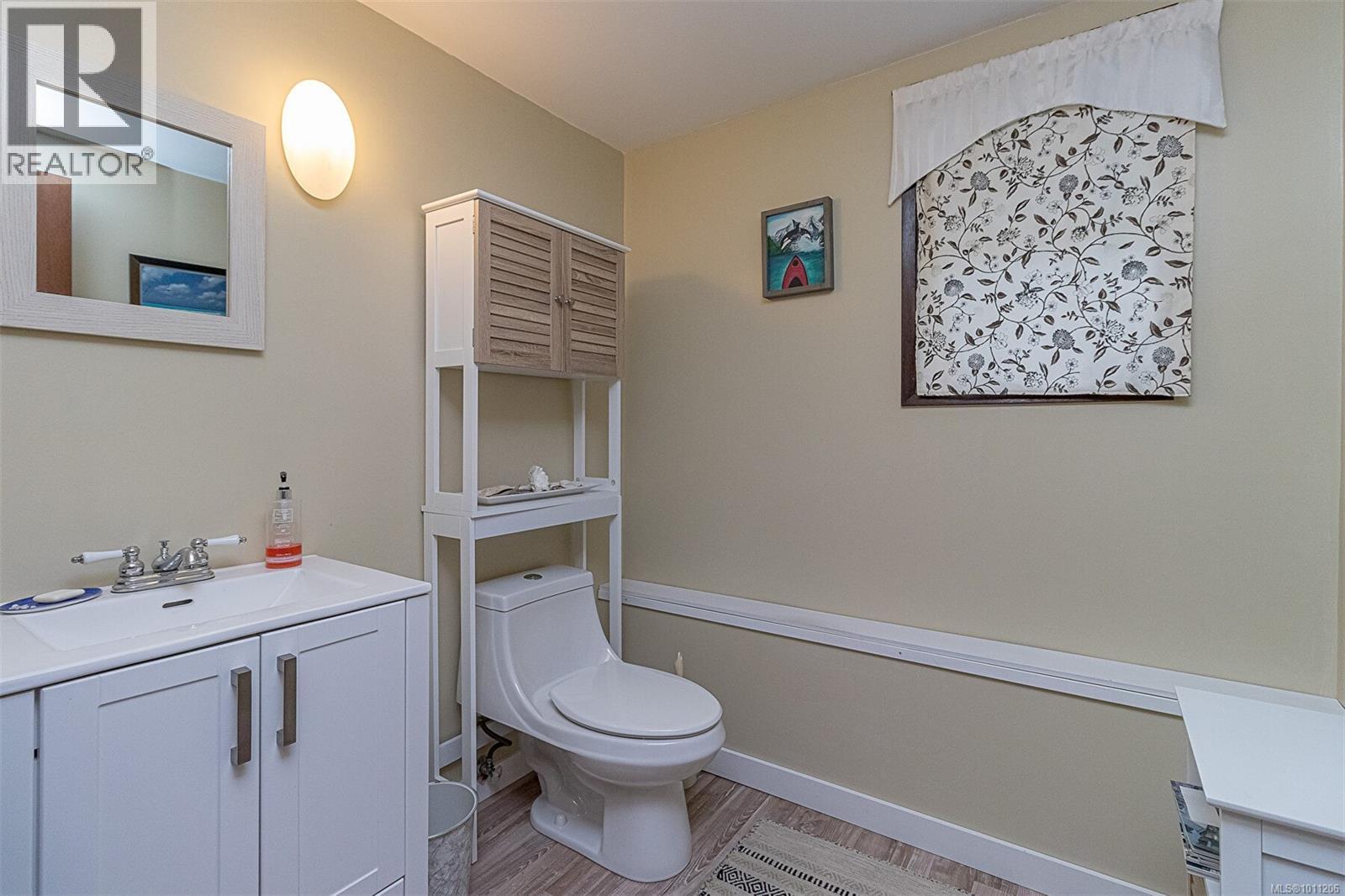 Photo 21 of 1135 Mcdonald Cres, Nanaimo BC