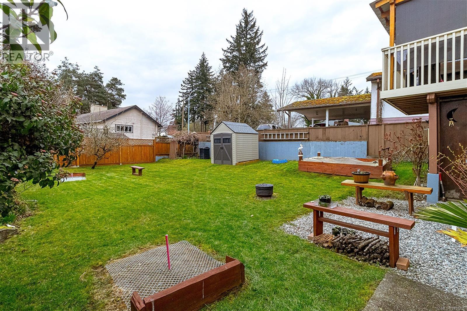 Photo 31 of 1135 Mcdonald Cres, Nanaimo BC