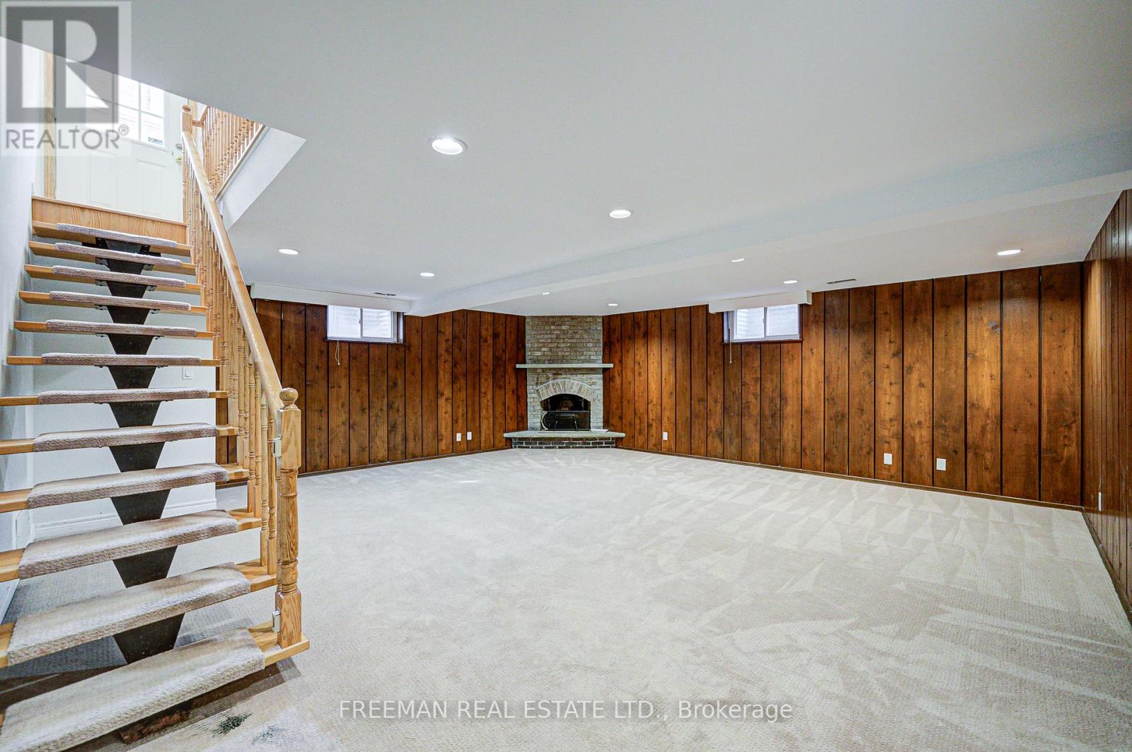 Photo 9 of 1528 Knareswood Drive, Mississauga ON