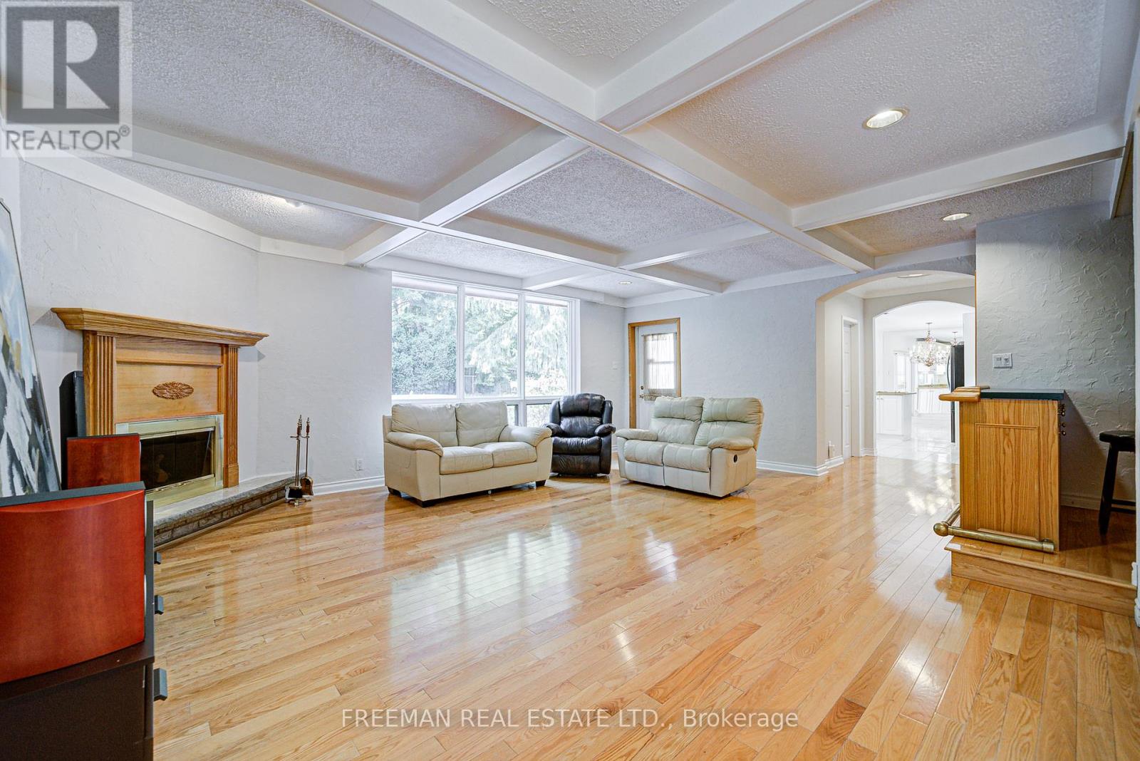 Photo 40 of 1528 Knareswood Drive, Mississauga ON