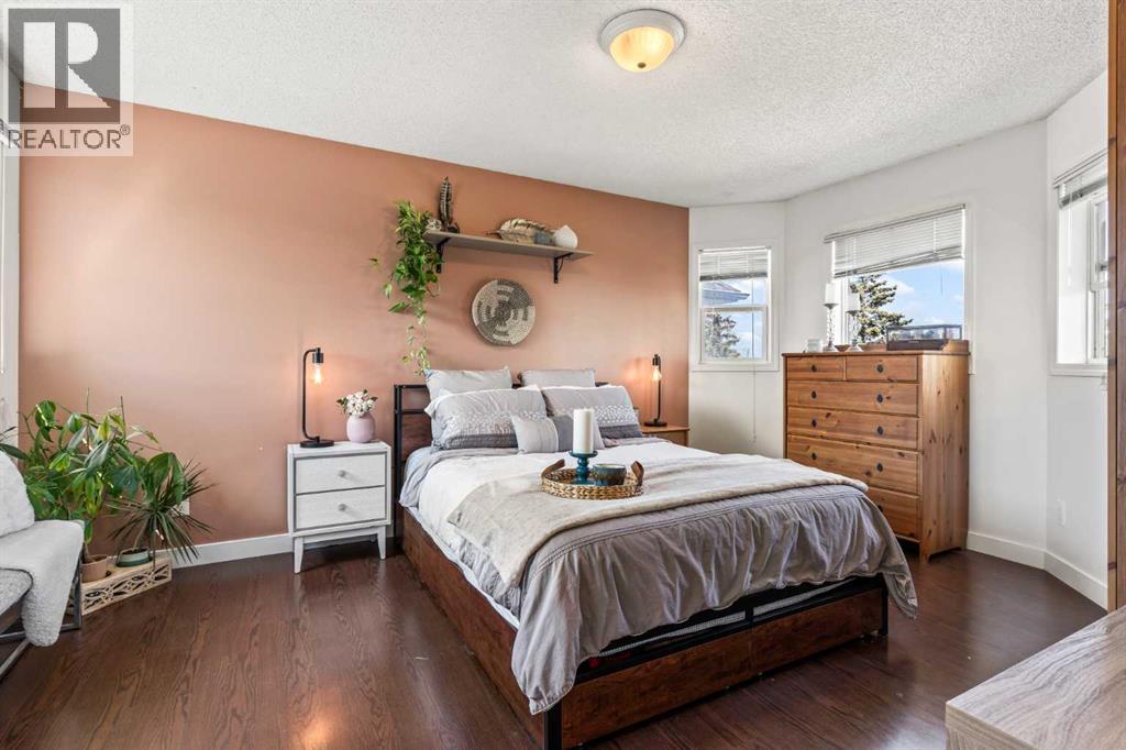 155 Erin Grove SE, Calgary, Alberta