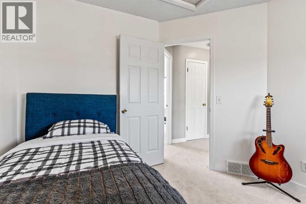 Single Family House for Sale in  Erin Grove SE Erin Woods Calgary 