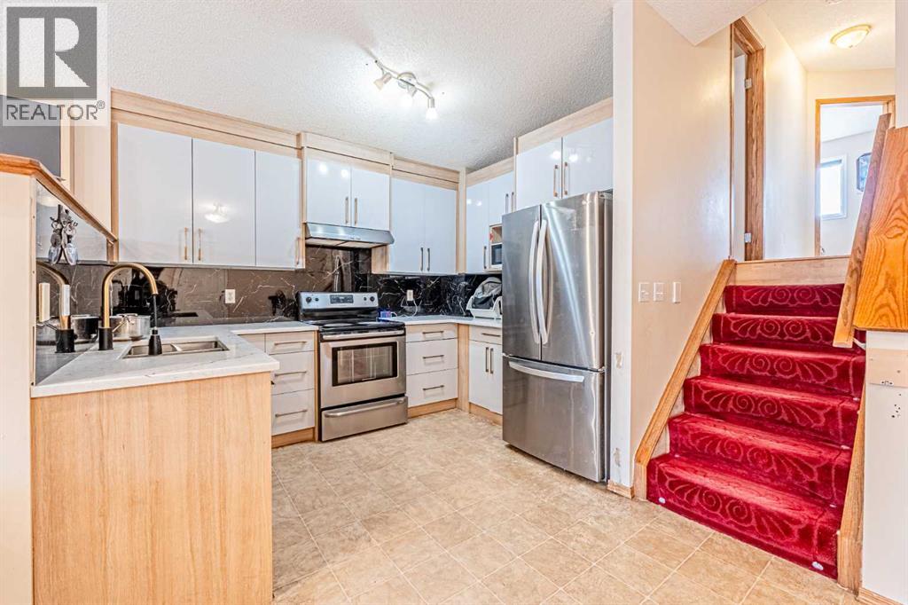Photo 8 of 65 Martinvalley Road Ne, Calgary AB