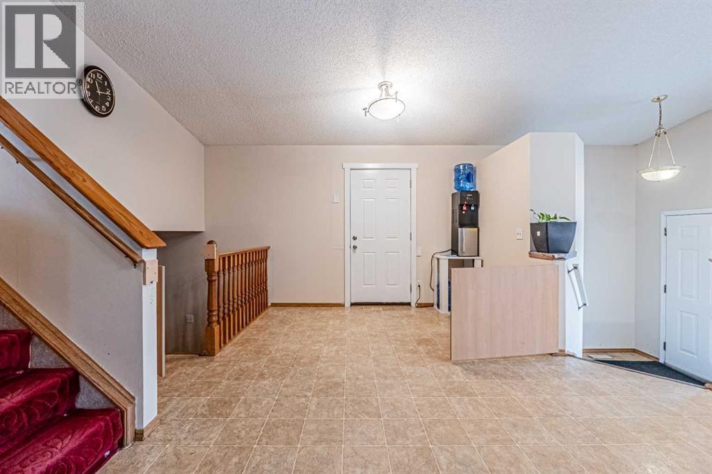 Photo 23 of 65 Martinvalley Road Ne, Calgary AB