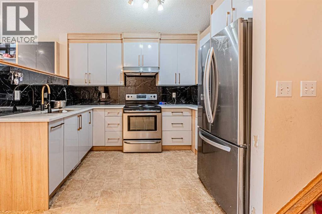 Photo 9 of 65 Martinvalley Road Ne, Calgary AB