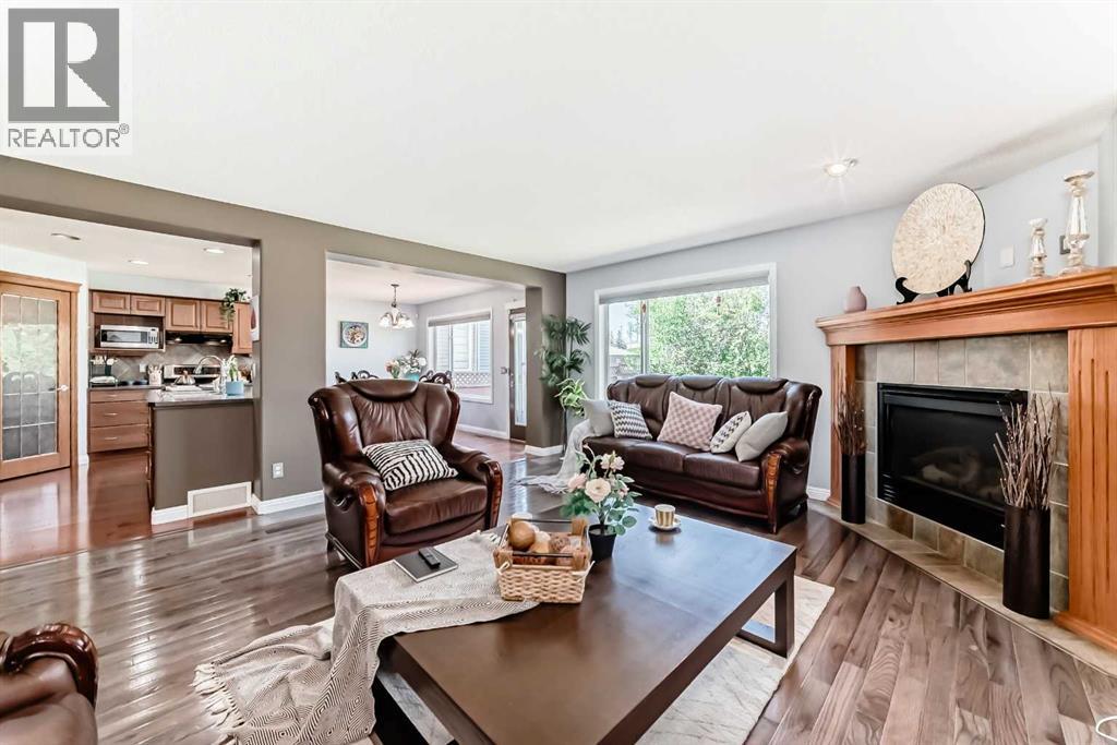 Single Family House for Sale in  Covehaven Gardens NE Coventry Hills Calgary 