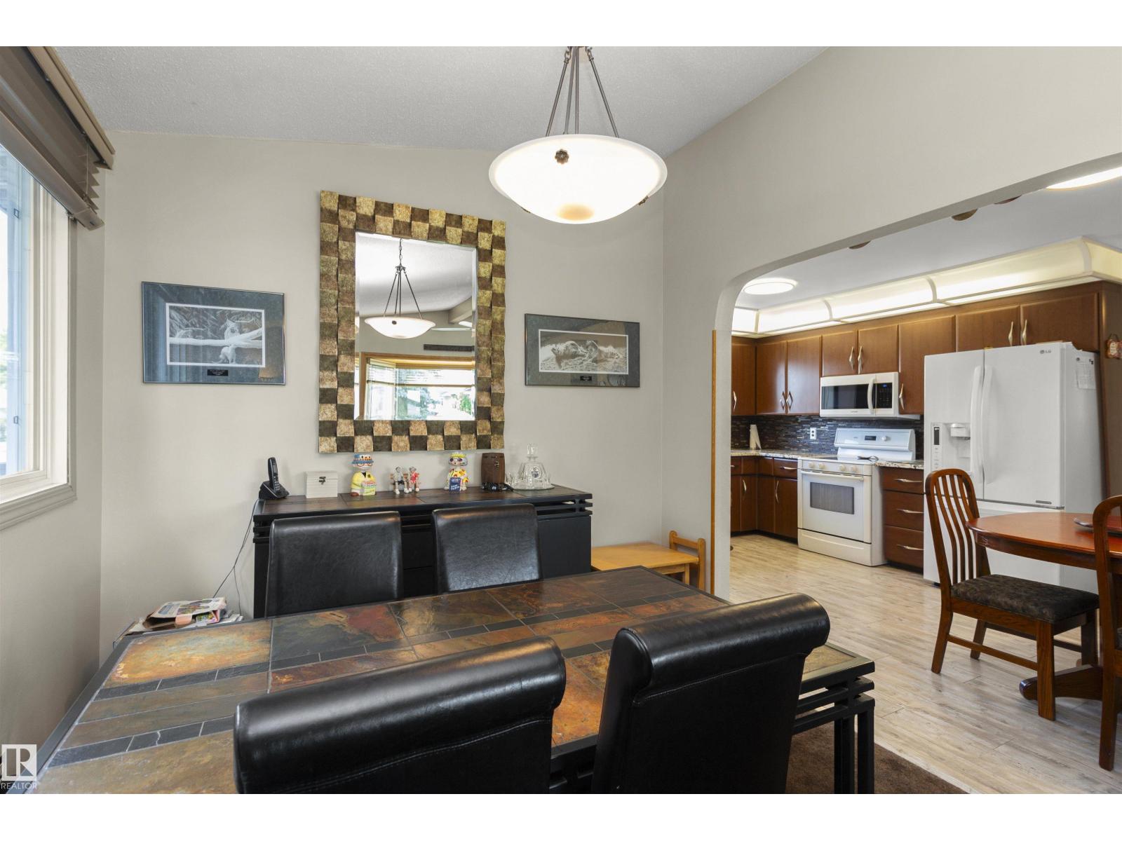 Photo 14 of 6928 13 Av Nw, Edmonton AB