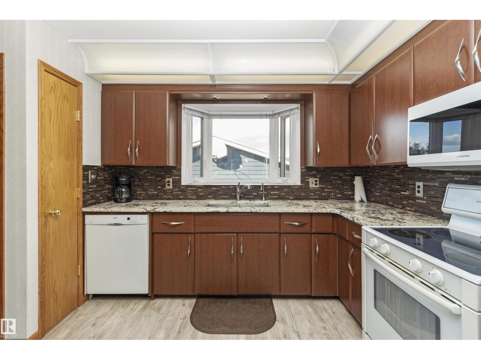 Photo 17 of 6928 13 Av Nw, Edmonton AB