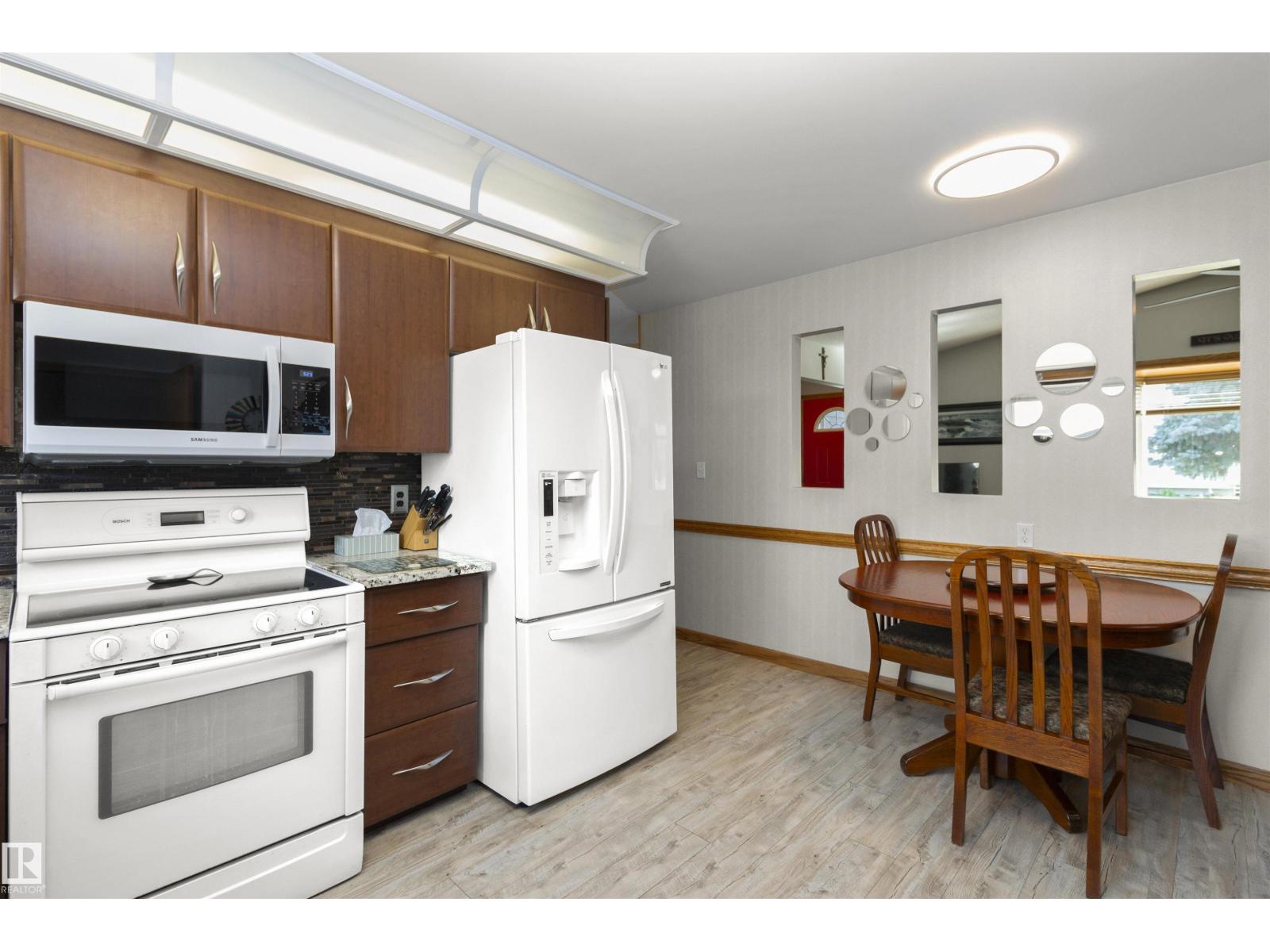 Photo 20 of 6928 13 Av Nw, Edmonton AB