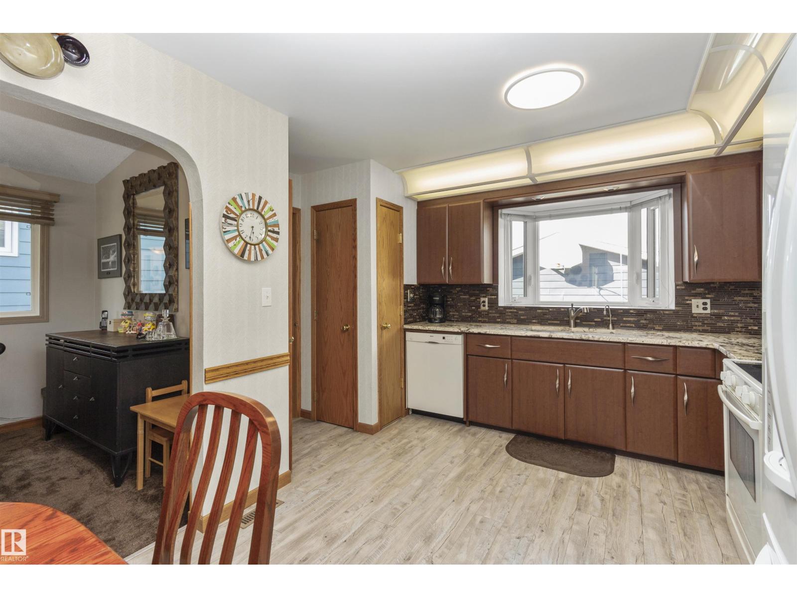 Photo 21 of 6928 13 Av Nw, Edmonton AB