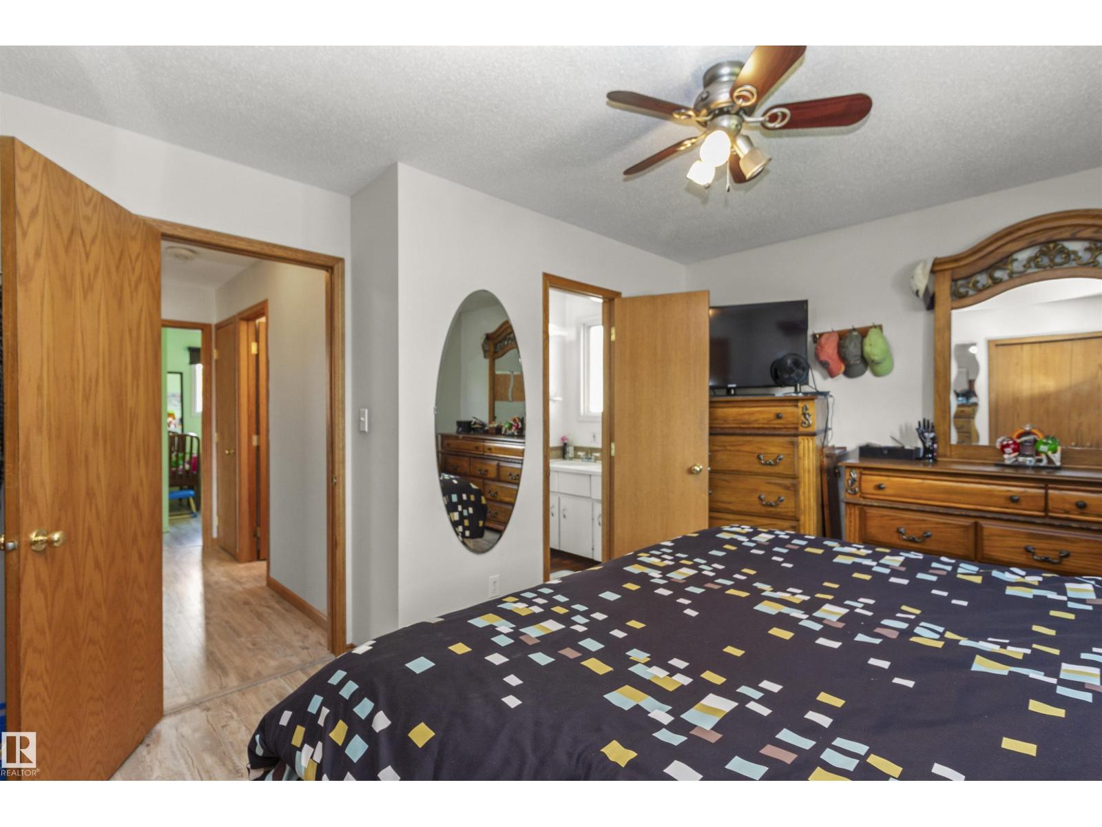 Photo 25 of 6928 13 Av Nw, Edmonton AB