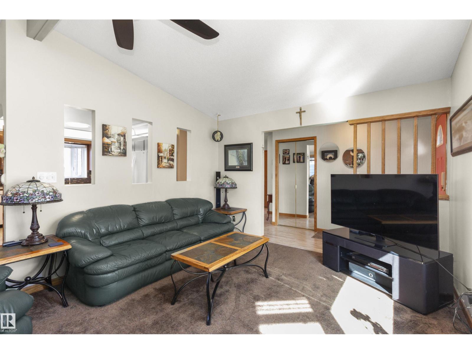Photo 8 of 6928 13 Av Nw, Edmonton AB