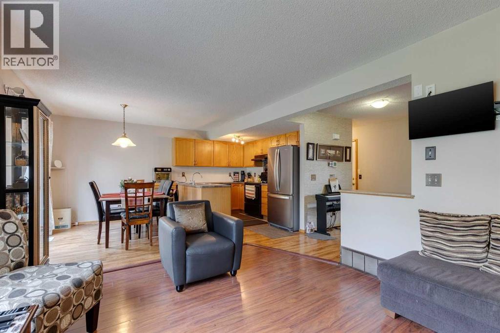 Single Family House for Sale in  Evansbrooke Manor NW Evanston Calgary 