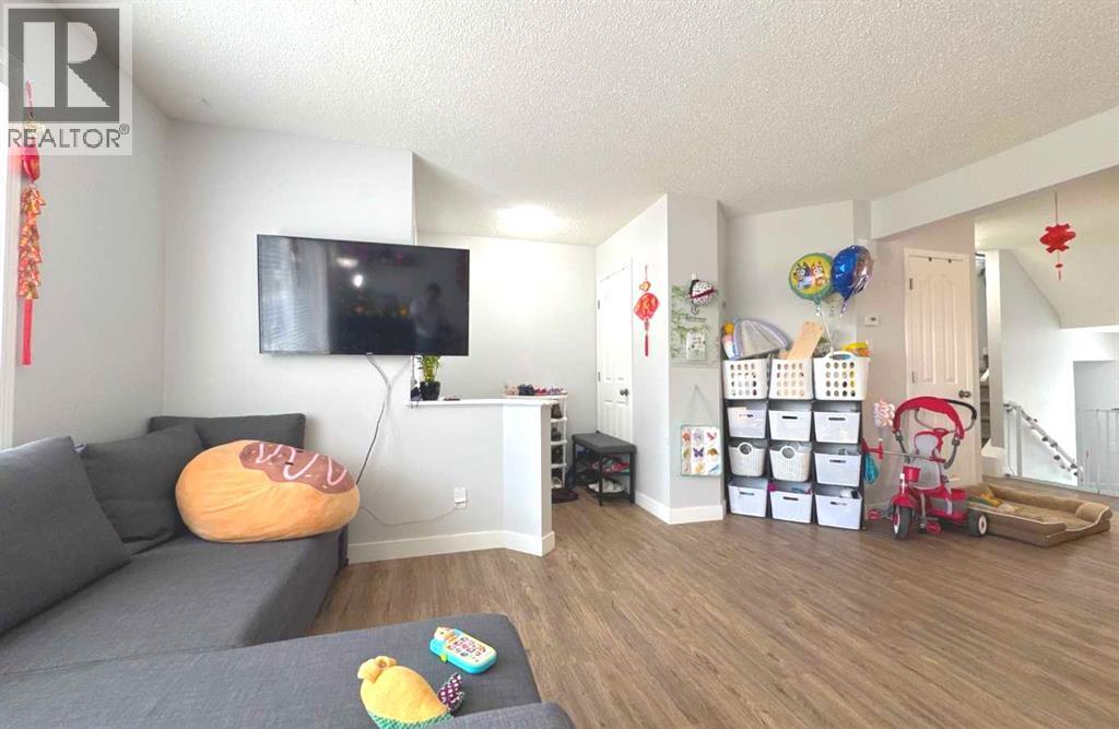Photo 36 of 8 304 Ross Avenue, Cochrane AB