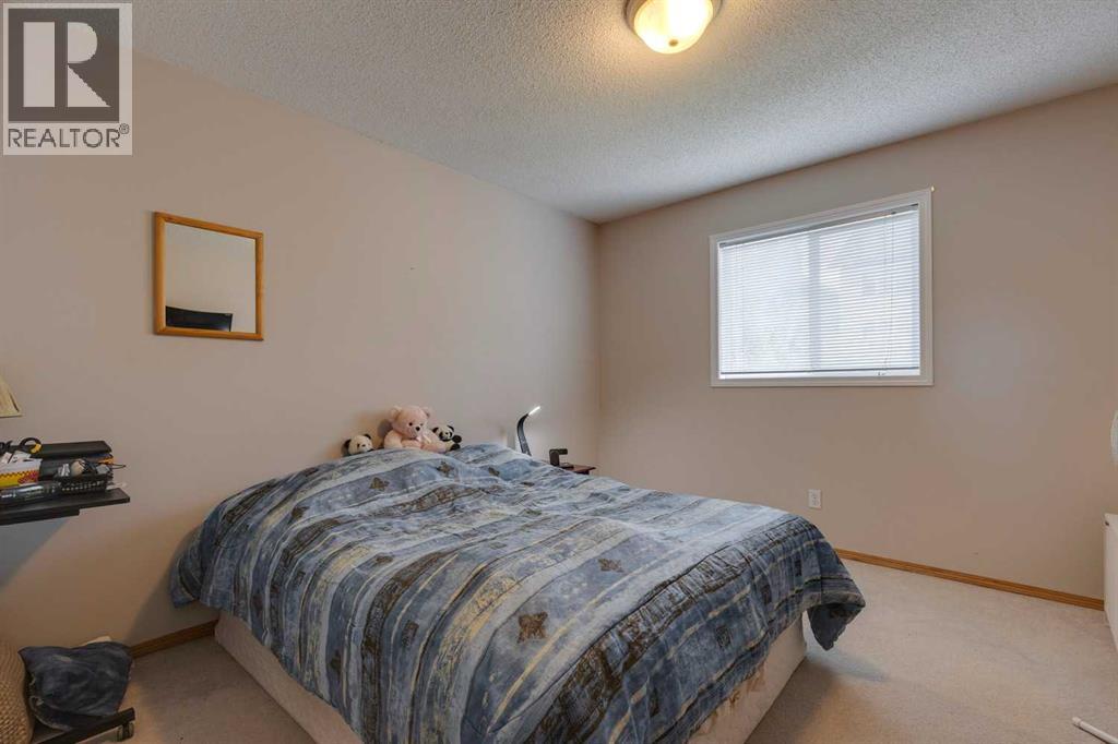 Single Family House for Sale in  Evansbrooke Manor NW Evanston Calgary 