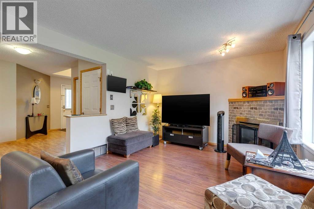 Single Family House for Sale in  Evansbrooke Manor NW Evanston Calgary 