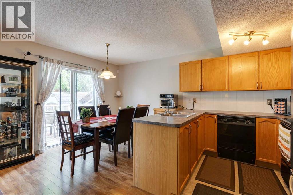 Single Family House for Sale in  Evansbrooke Manor NW Evanston Calgary 