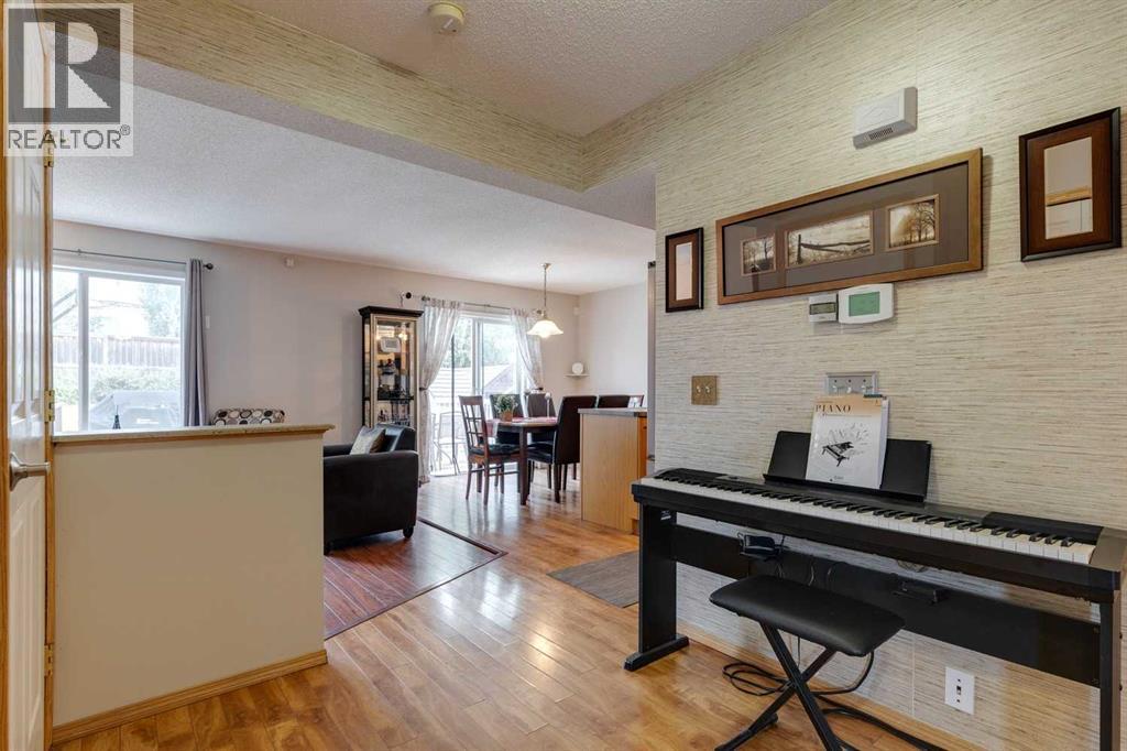 Single Family House for Sale in  Evansbrooke Manor NW Evanston Calgary 